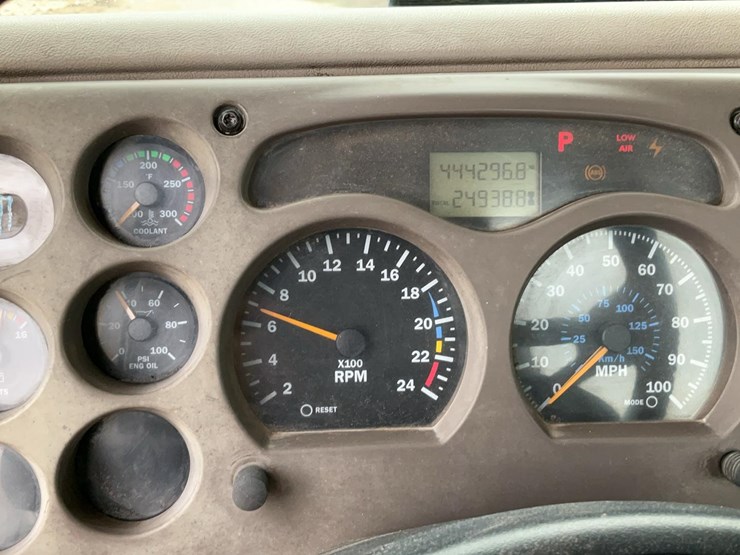 2004-mack-chn613-image-36