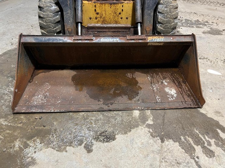 new-holland-lx885-image-9