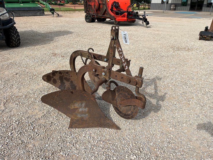 #t13629-•-ferguson-plow-image-2