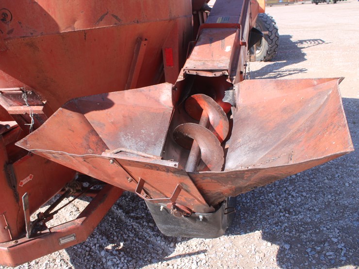 international-1250-image-19