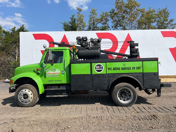 2001-international-4700-image-1