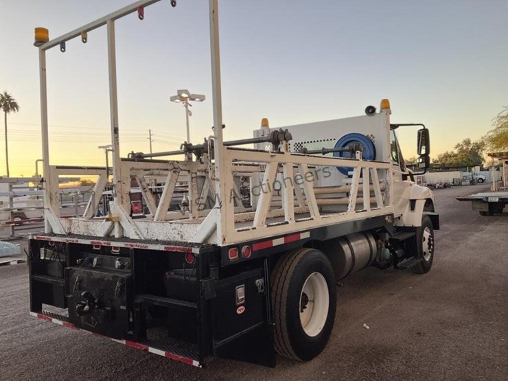 2008-international-7400-image-5