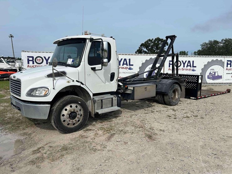 2018-freightliner-m2-106-lay-flat-roll-back-truck-image-1