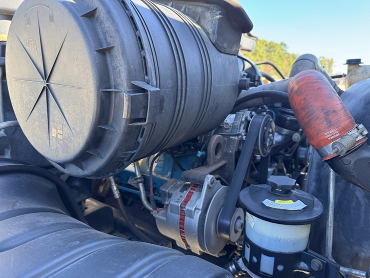 2004-international-durastar-4200-image-9