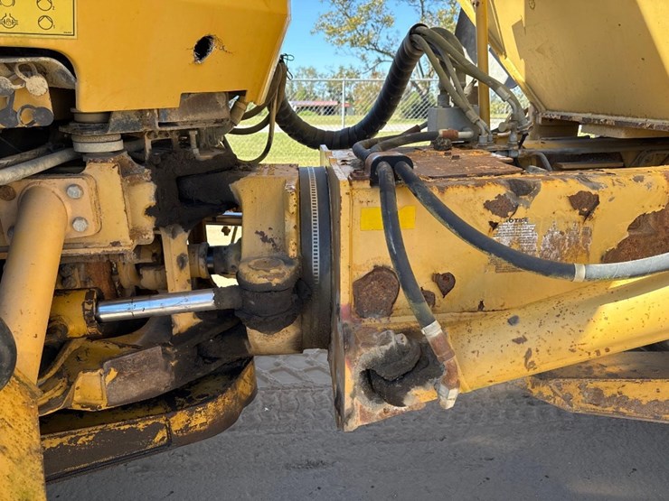 2007-caterpillar-725-image-28