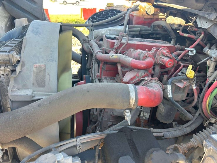 2020-freightliner-m2-106-elgin-whirlwind-series-mv-street-sweeper-truck-image-8