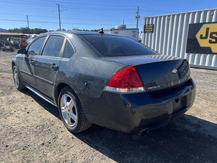 2012-chevrolet-impala-sedan-image-6