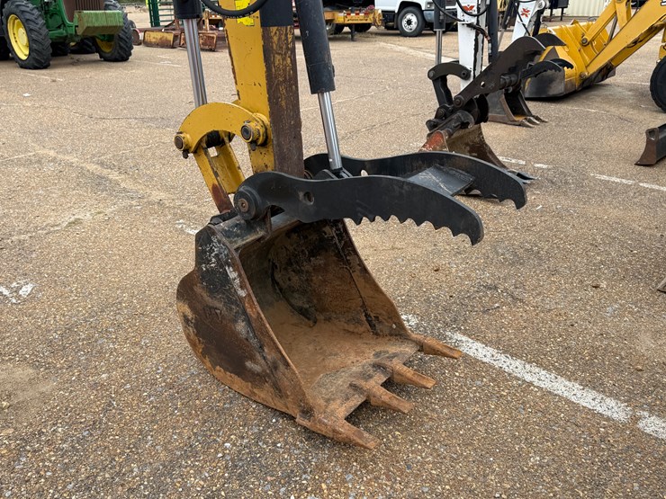 caterpillar-305e2-cr-image-12