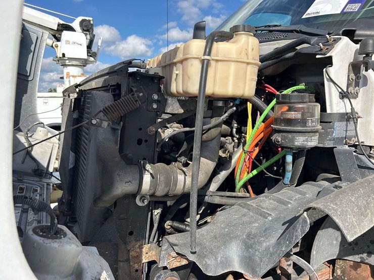 2007-gmc-c8500-altec-dm47-47ft-digger-derrick-truck-image-7