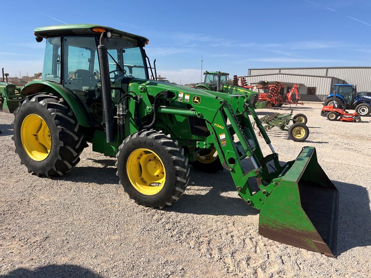 2016-john-deere-5100e-image-6