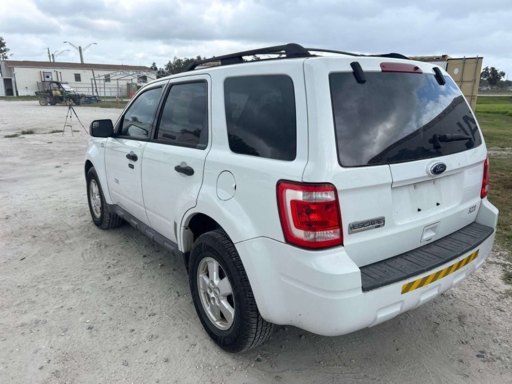 2011-ford-escape-xlt-image-4