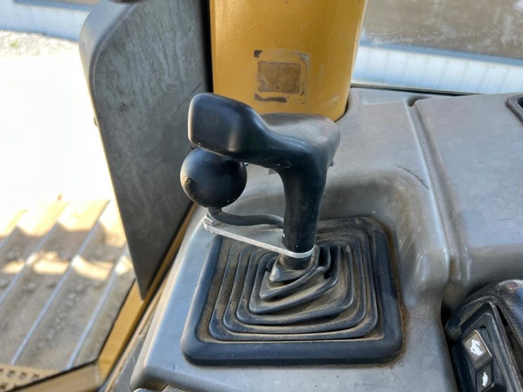 caterpillar-d5n-lgp-image-35