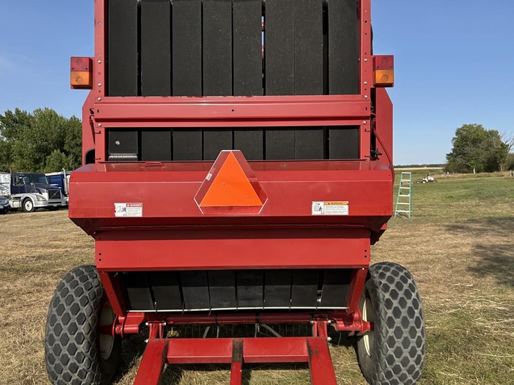 2008-new-holland-br7090-image-10