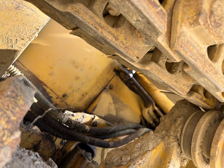 caterpillar-d5n-lgp-image-13