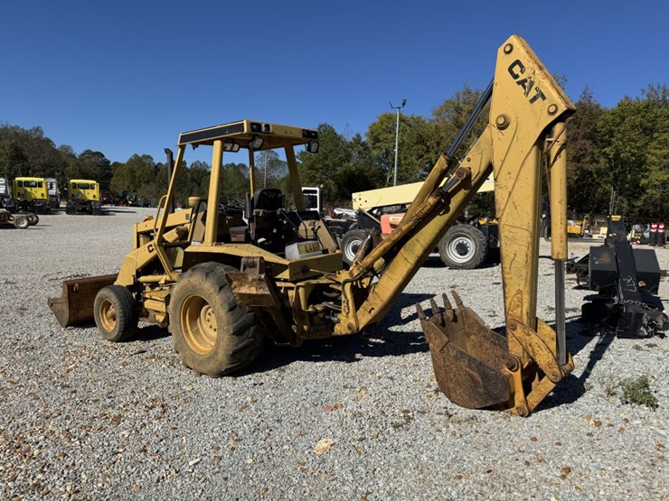 caterpillar-416-image-6