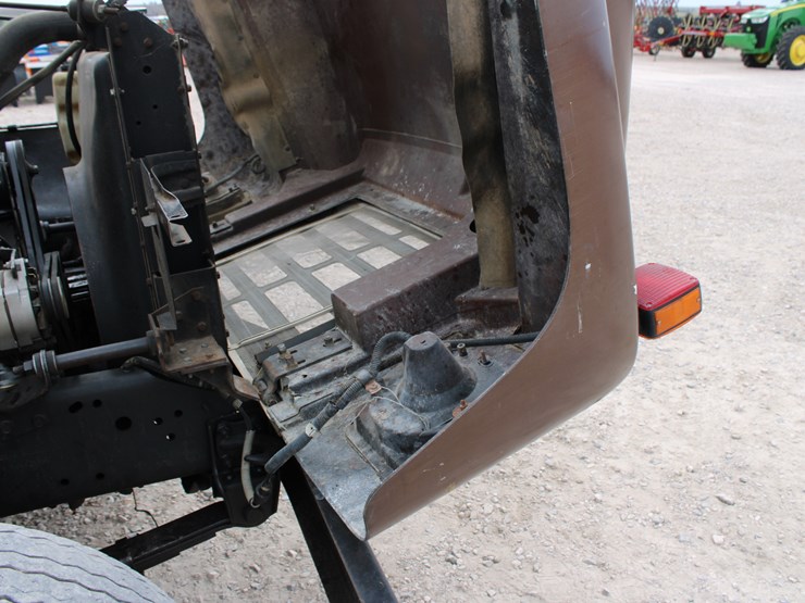 1982-international-s1700-image-40