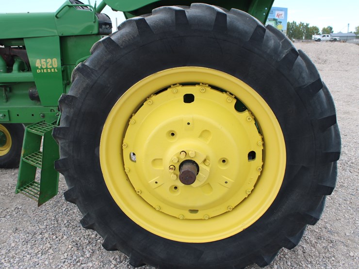 john-deere-4520-image-35