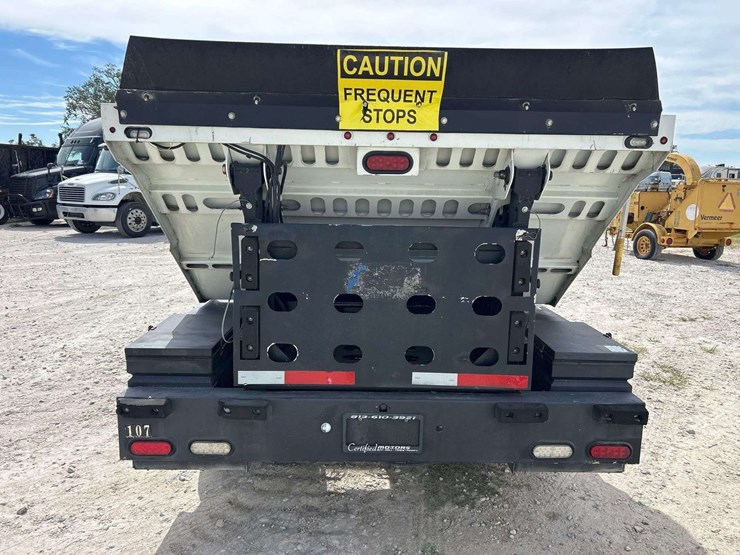 2017-chevrolet-silverado-image-23