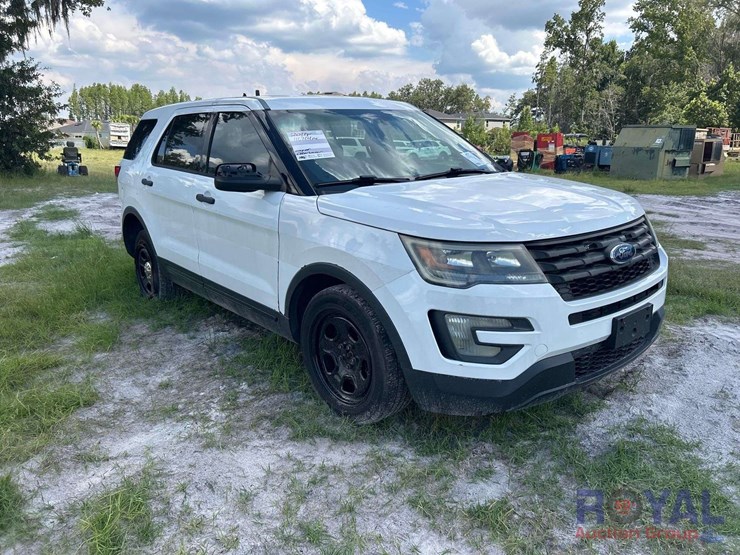 2017-ford-explorer-image-2