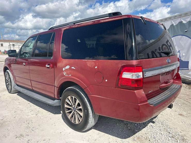 2016-ford-expedition-xlt-image-4