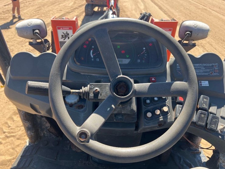 2019-kubota-r630-image-28