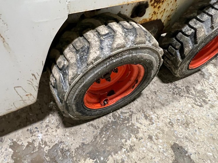 2014-bobcat-s70-image-15