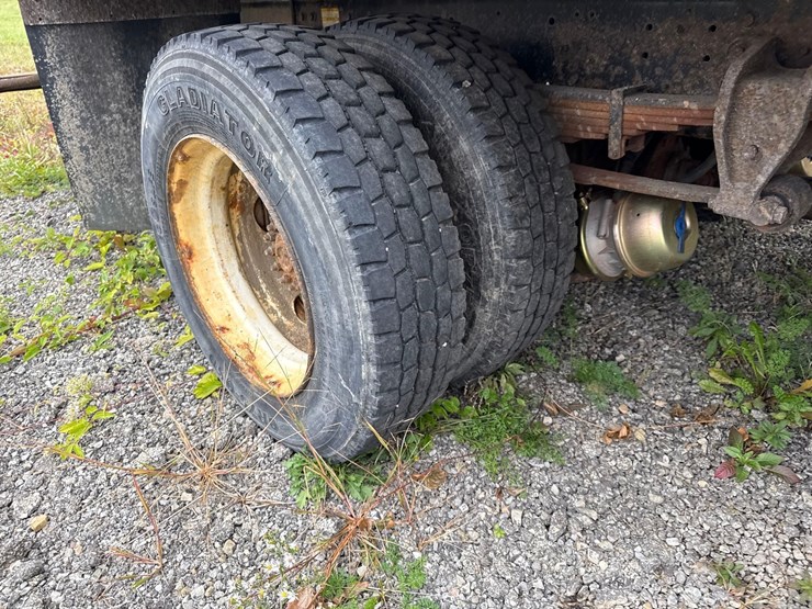 2016-hino-258-image-12