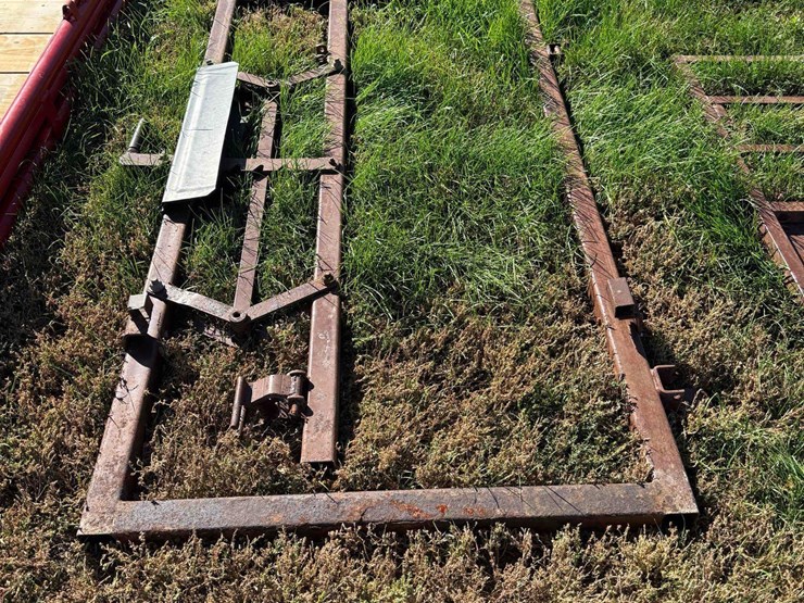 hyqual-adjustable-livestock-alley-image-5