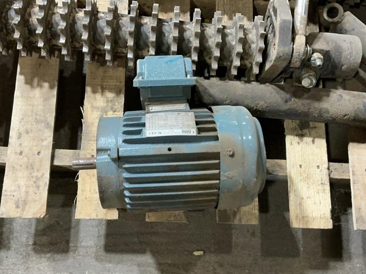 #177-•-electric-motors-and-wm4000-rollers-image-5