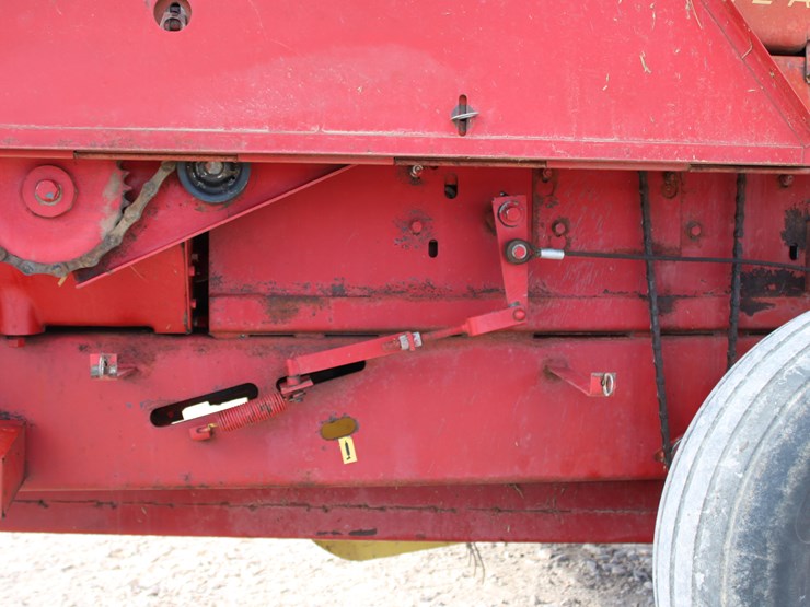 new-holland-315-image-34