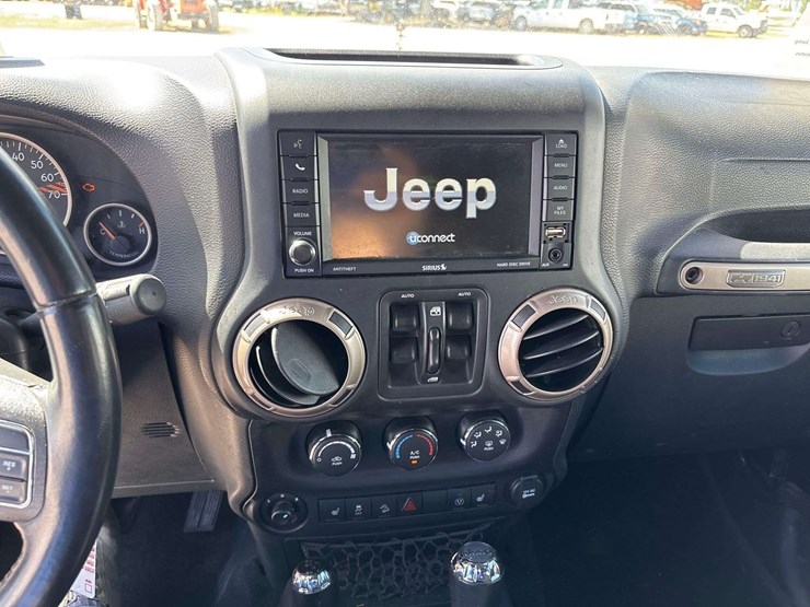 2016-jeep-wrangler-image-16