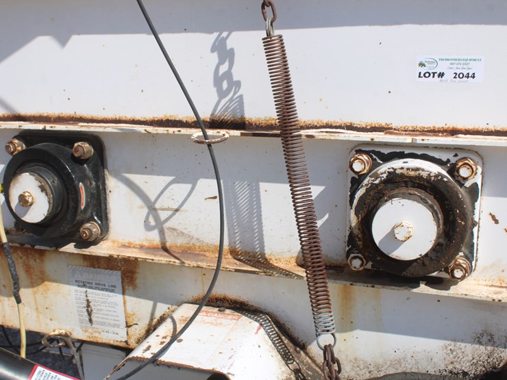 #2044-•-#2044---harsh-303h-feed-mixer-wagon-image-5