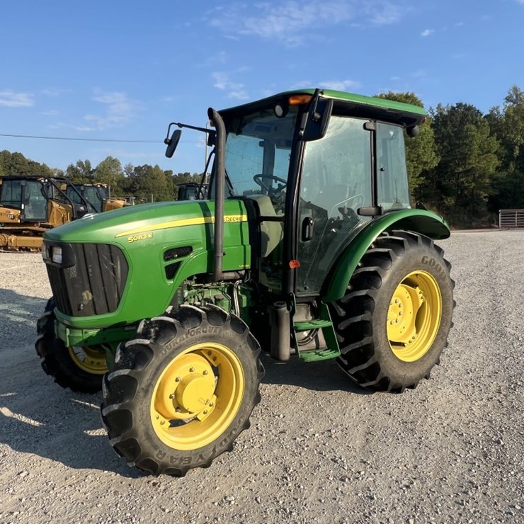 2012 JOHN DEERE 5083E