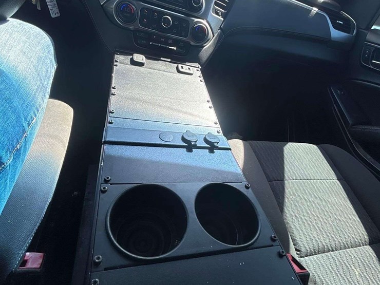 2018-chevrolet-tahoe-image-18