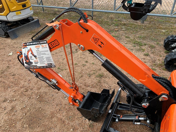 #1786-•-tmg-mve08-mini-excavator-image-8