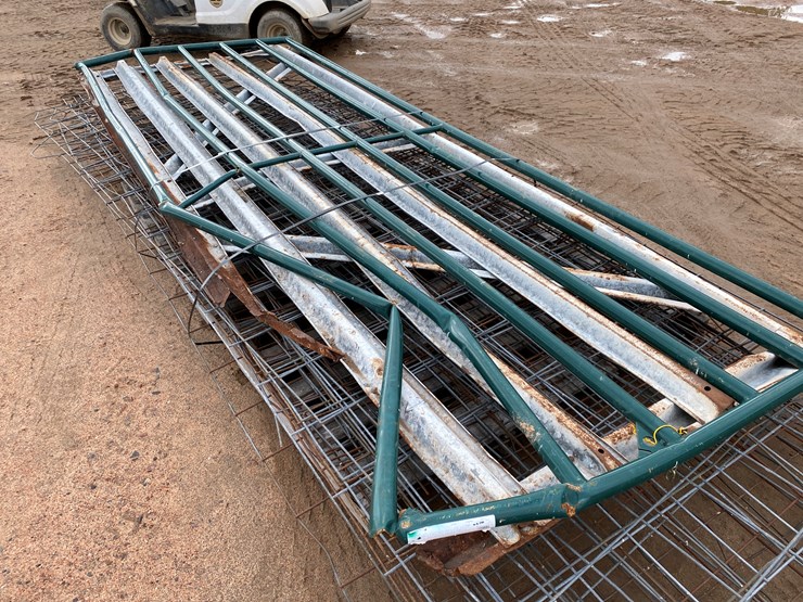 #3393-•-various-metal-fencing-image-4