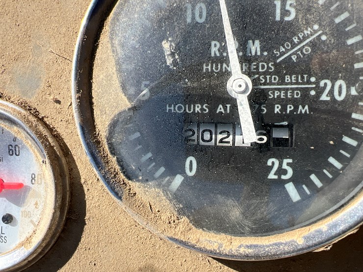 massey-ferguson-165-image-10