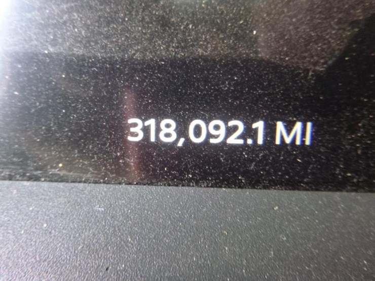 2024-peterbilt-579-image-27