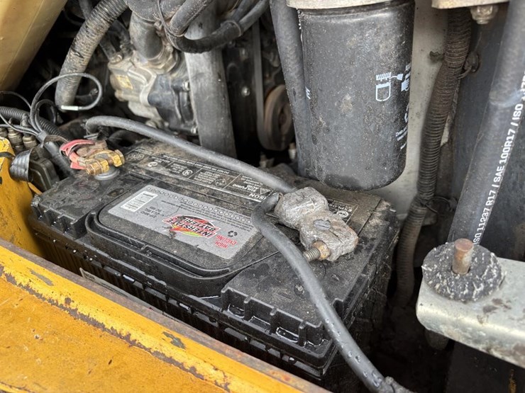 2019-deere-325g-image-43