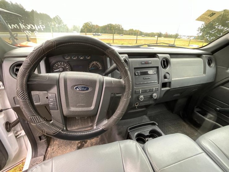 2014-ford-f150-xl-image-16