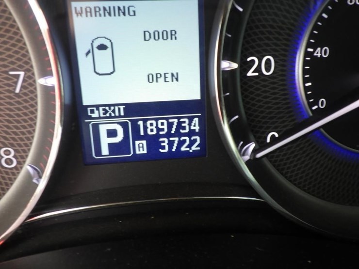 2011-infiniti-qx56-image-14