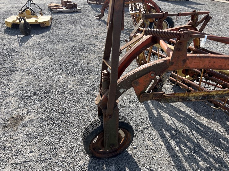 new-holland-256-image-2