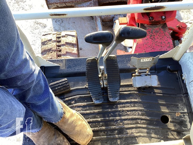 2016-takeuchi-tb240-image-18