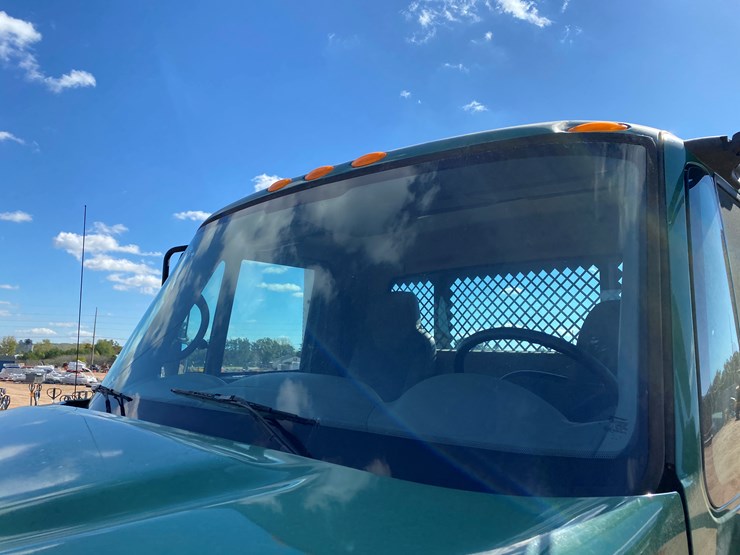 2003-international-7400-image-11