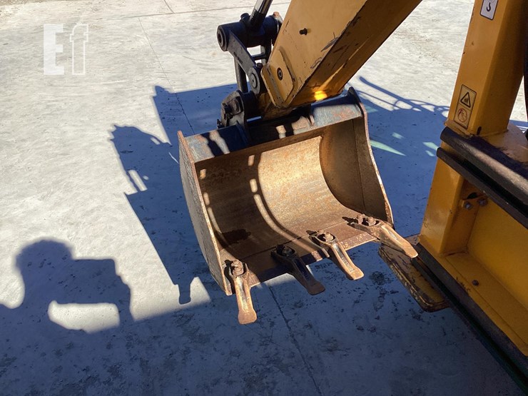 2021-jcb-1cxt-image-11