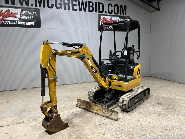 2019-caterpillar-301.7-image-2