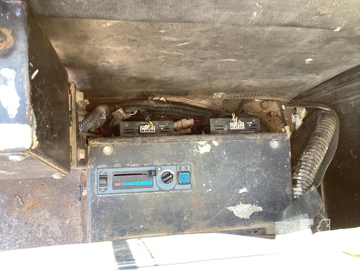 2010-morooka-mst1500vd-image-13