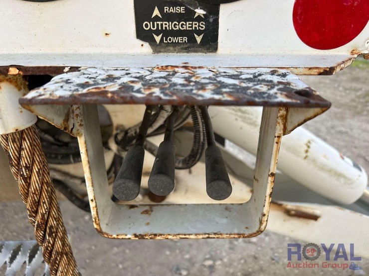 2006-altec-dm47-image-23