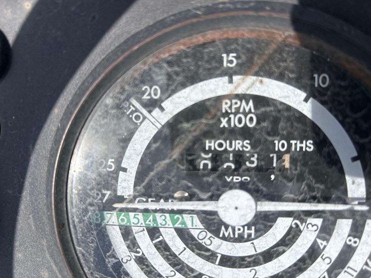 john-deere-2040-image-6