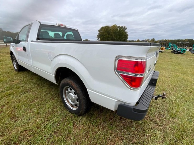 2014-ford-f150-xl-image-4